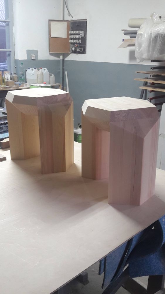 Biblioteczka domowa na wymiar