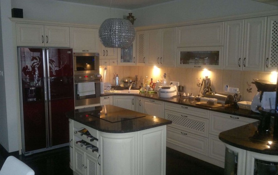 Nowoczesna szafka RTV na wymiar