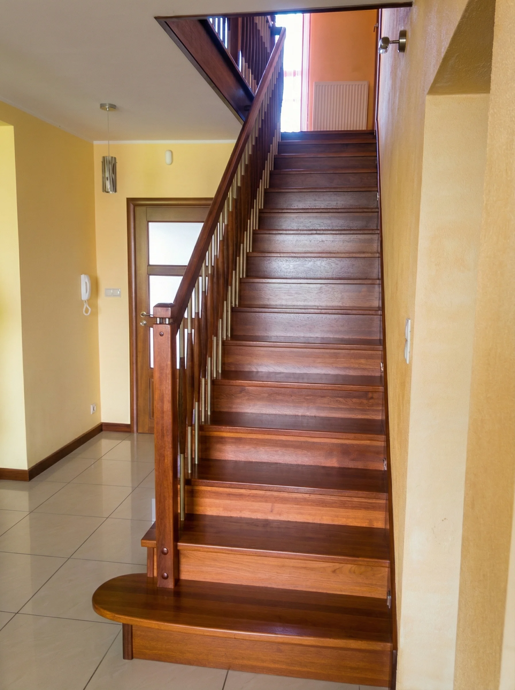 Stopnie z drewna egzotycznego merbau