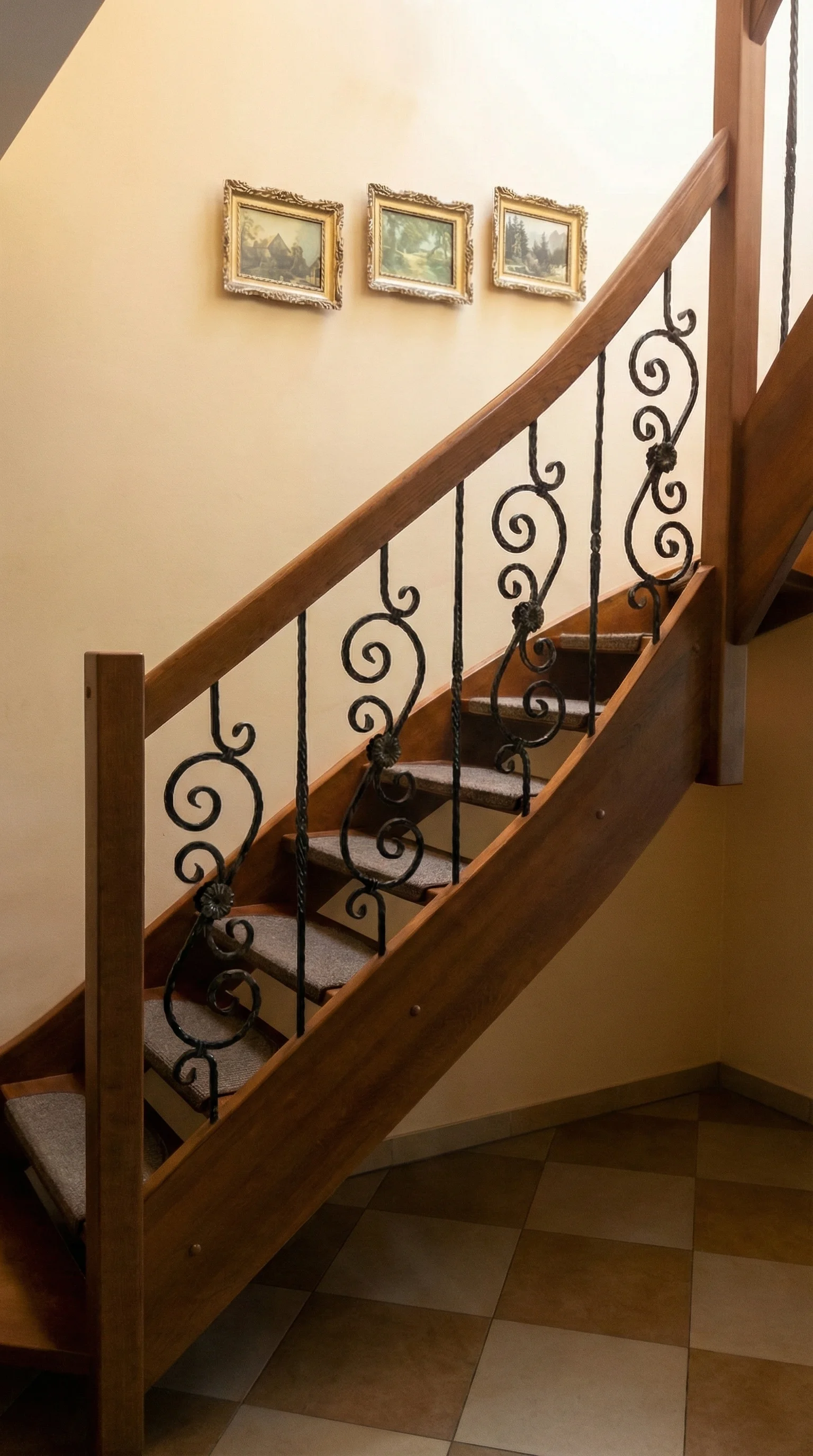 Widok schodów zabiegowych z góry