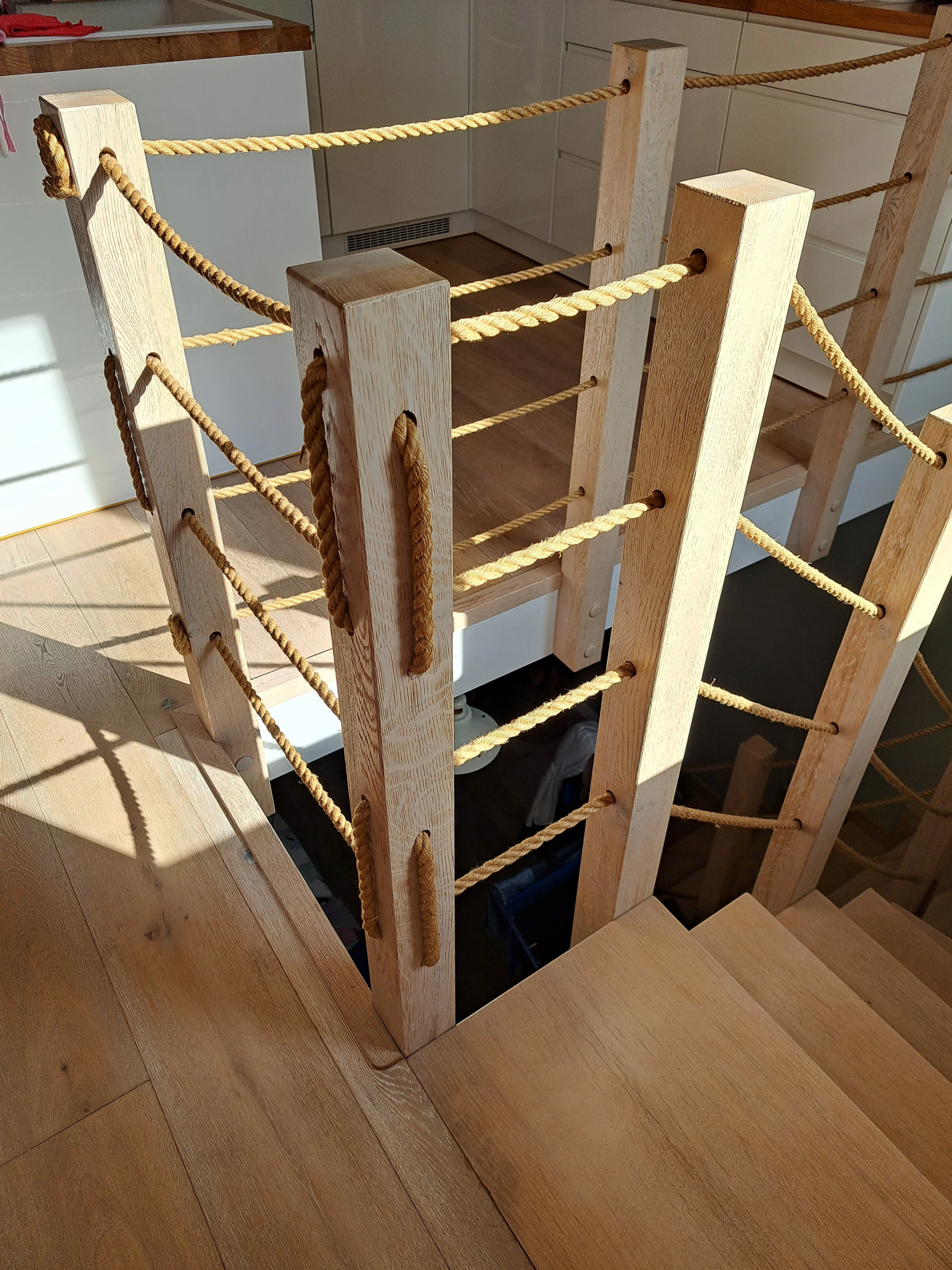 Lina jutowa w schodach