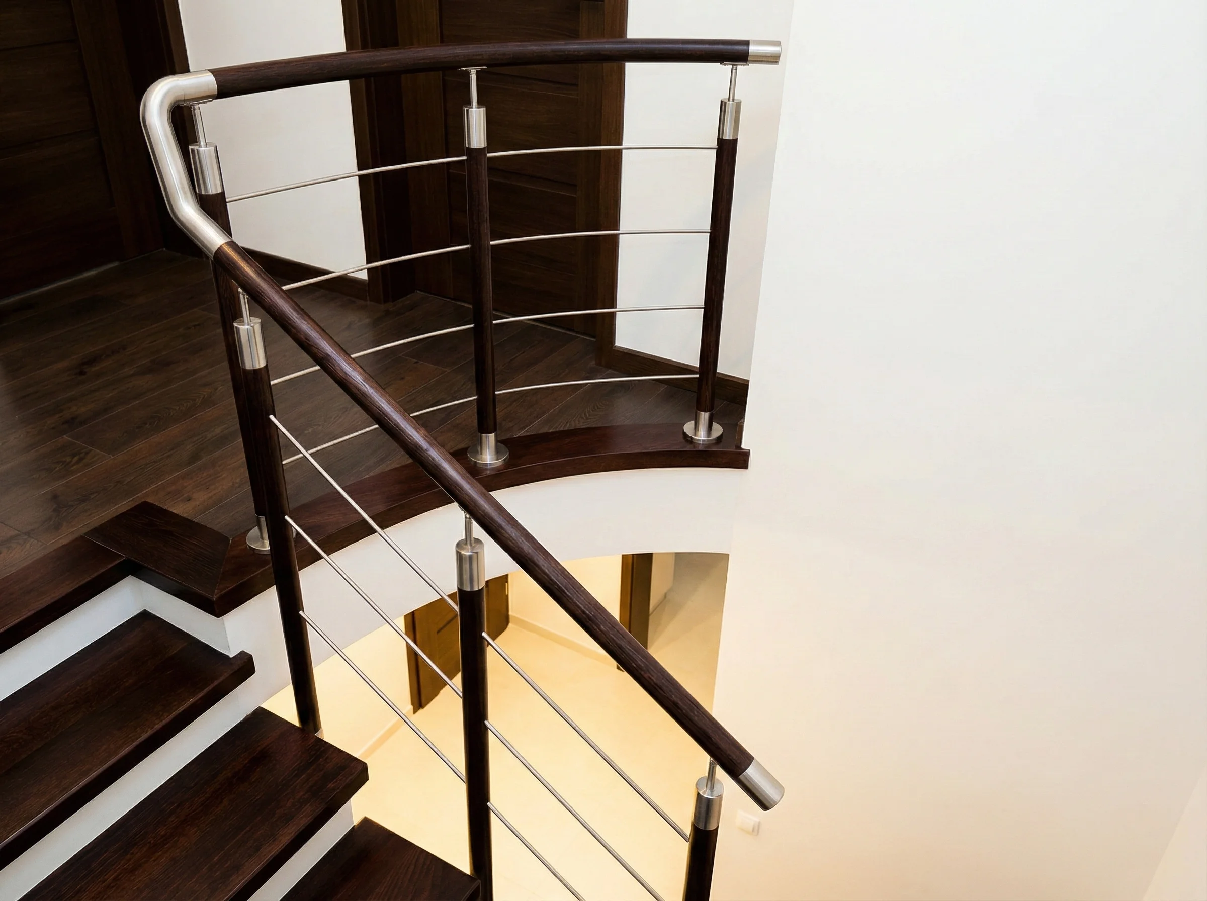 Stopnie jesionowe palisander, zbliżenie na strukturę drewna